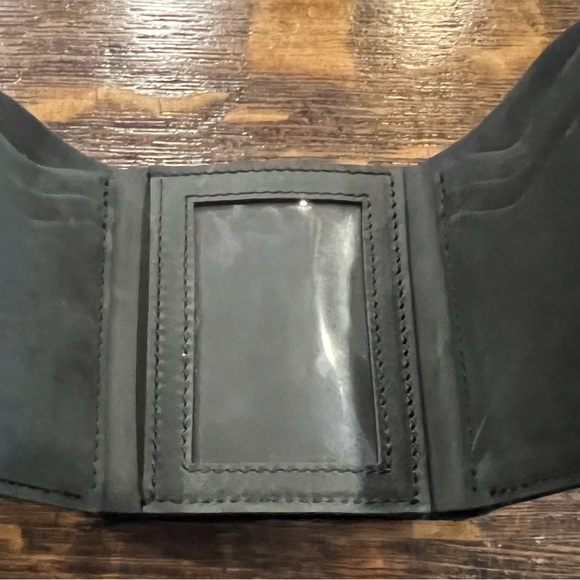 Pegai Men’s Black Trifold Leather Wallet - Picture 4 of 6